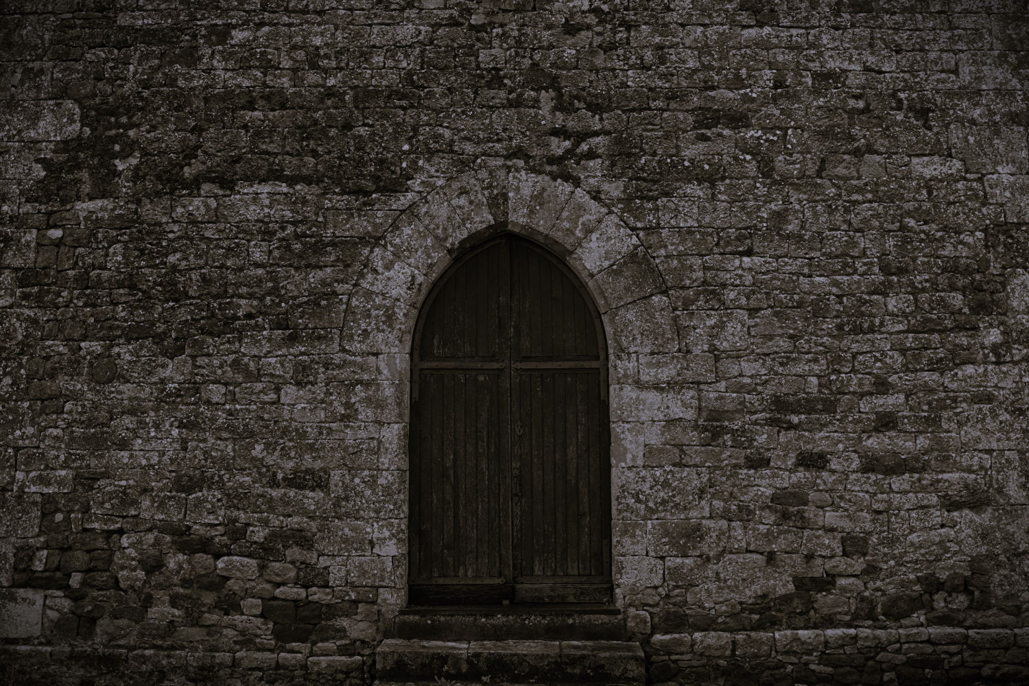 photo de la porte de l'église d'Audrix